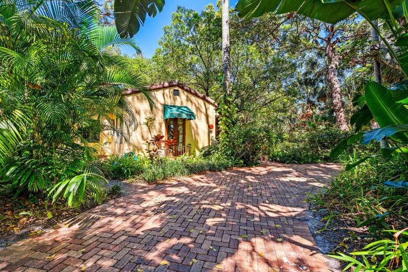 2 bedroom Single Family Residence at 825 Alamanda Street, Old Floresta, Boca Raton — photo 3