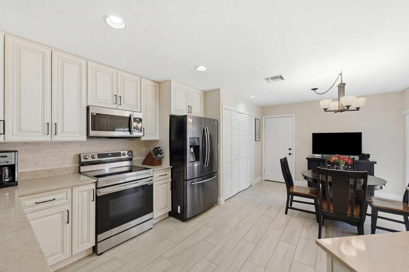 4 bedroom Townhouse at 4115 Carriage Drive #P2, Misty Oaks At Palm-Aire Condo, Pompano Beach — photo 3