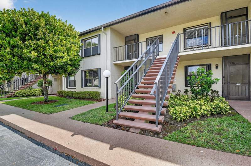 2 bedroom Condominium at 7855 Willow Spring Drive #725, Gardens Of Willow Bend Condos, Lake Worth — photo 2