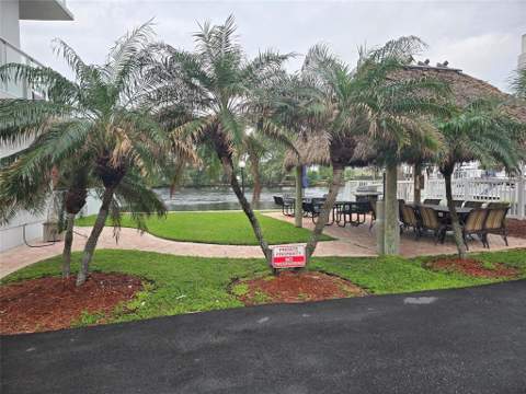 1401 N Riverside Drive #307, Pompano Beach FL - photo 9 of 27