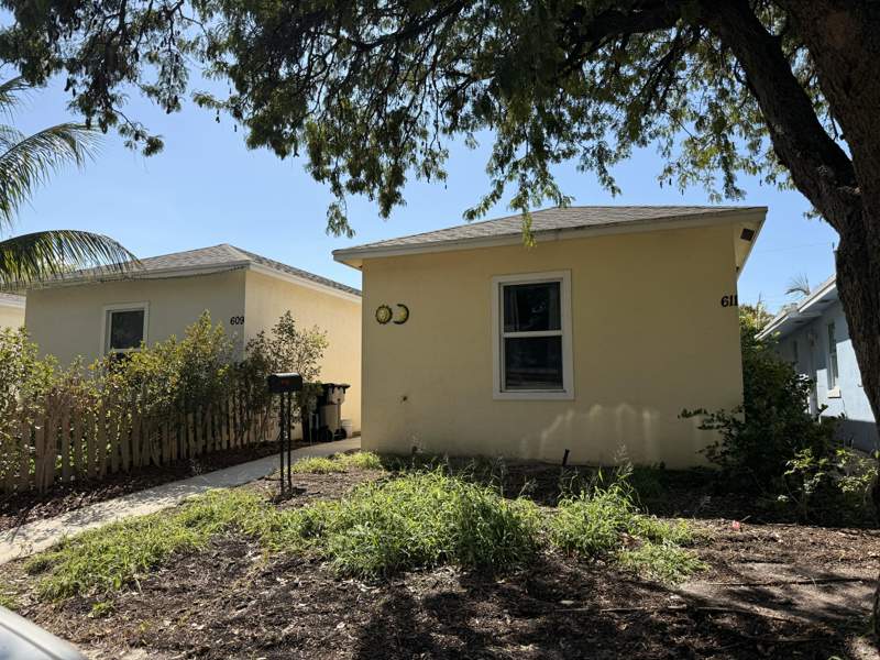3 bedroom Single Family Residence at 611 N F Street, Lake Worth, Lake Worth Beach — photo 2