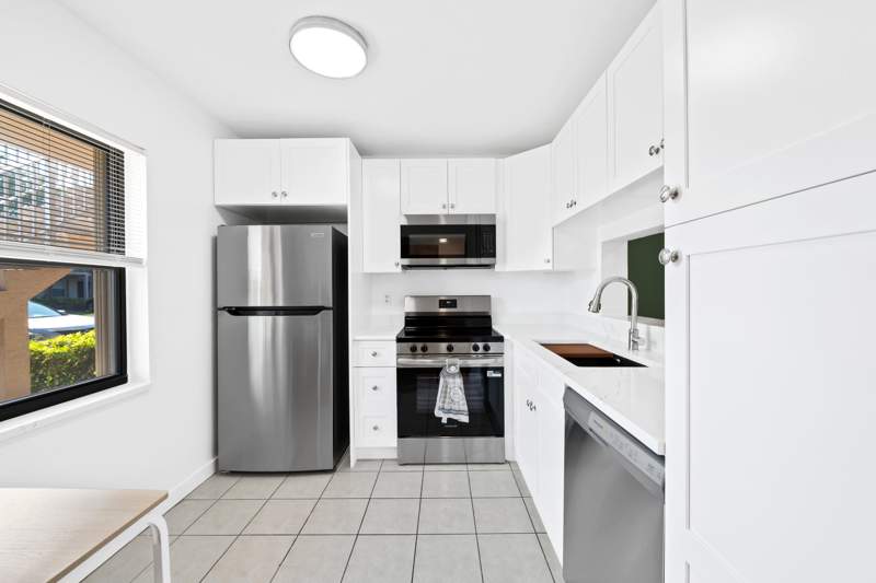 2 bedroom Condominium at 5570 Lakeside Drive #102, Viewpointe Condo, Margate — photo 5