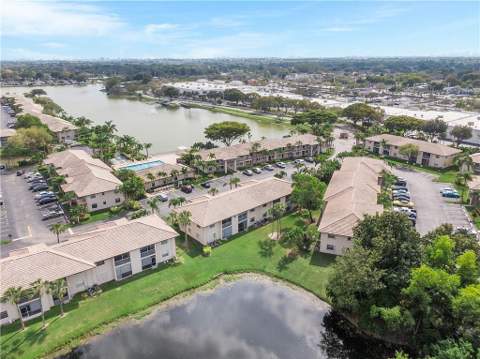 5570 Lakeside Drive #102, Margate FL - photo 22 of 26