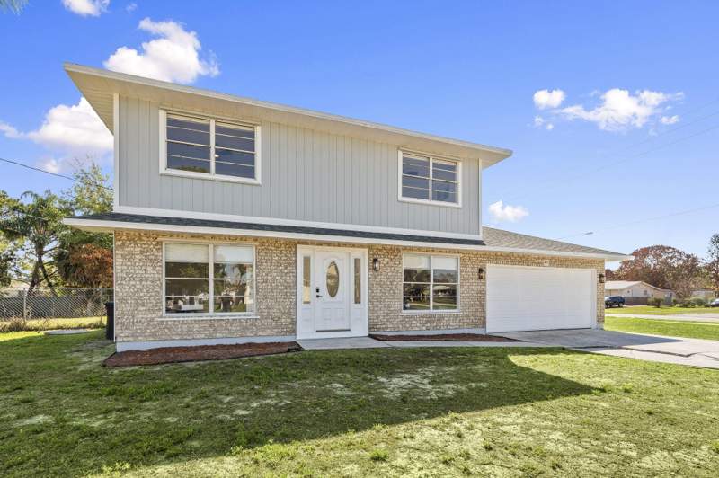 5 bedroom Single Family Residence at 405 NE Midvale Street, Port St Lucie Section 26, Port St. Lucie — photo 4