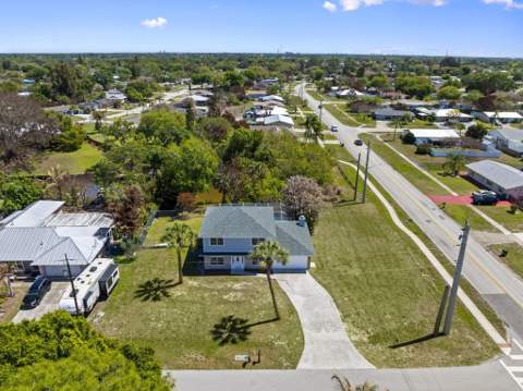 405 NE Midvale Street, Port St. Lucie FL - photo 6 of 61