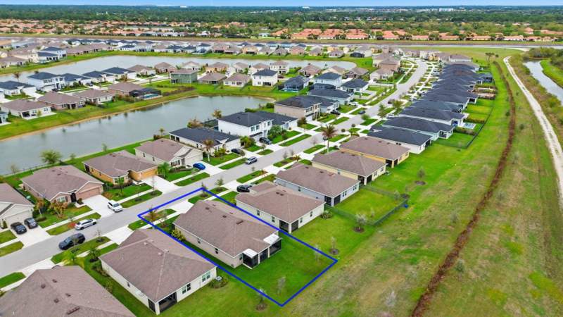 4 bedroom Single Family Residence at 10862 SW Pacini Way, Verano South Pud 1 - Pod C - Plat No. 1, Port St. Lucie — photo 2