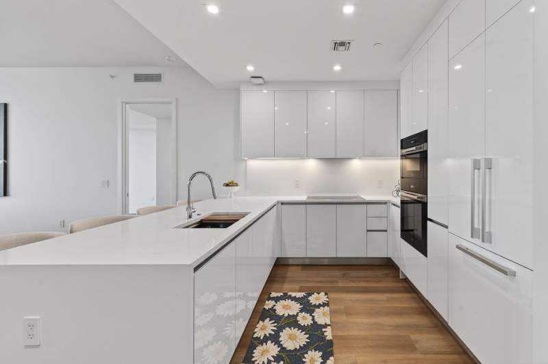 2 bedroom Condominium at 220 Lake Shore Drive #715, Nautilus 220 Condo, Lake Park — photo 3