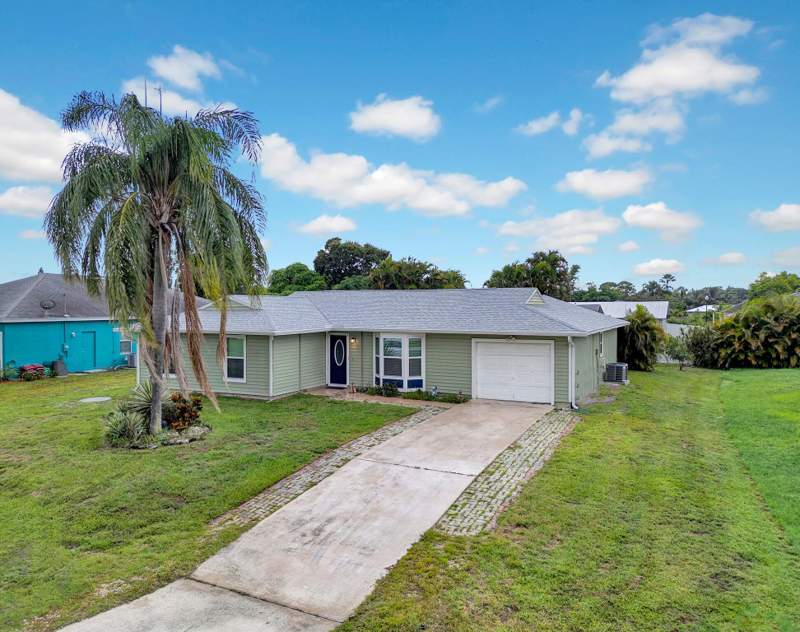 3 bedroom Single Family Residence at 1918 SE Cheltenham Street, Port St Lucie Section 10, Port St. Lucie — photo 3