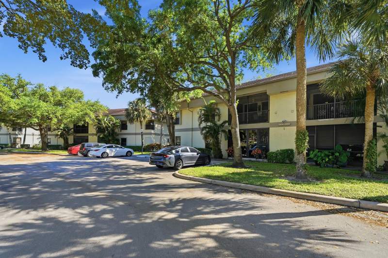 2 bedroom Condominium at 2928 Carambola Circle, Applewood Village Iv-D Condo, Coconut Creek — photo 3