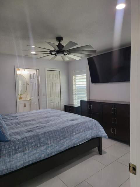 272 SW Crescent Avenue, Port St. Lucie FL - photo 11 of 29