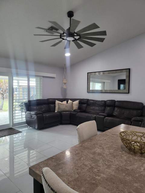 272 SW Crescent Avenue, Port St. Lucie FL - photo 8 of 29