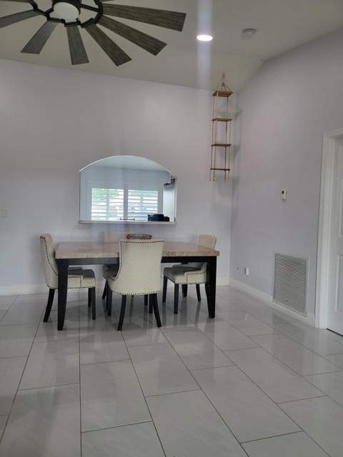 272 SW Crescent Avenue, Port St. Lucie FL - photo 9 of 29