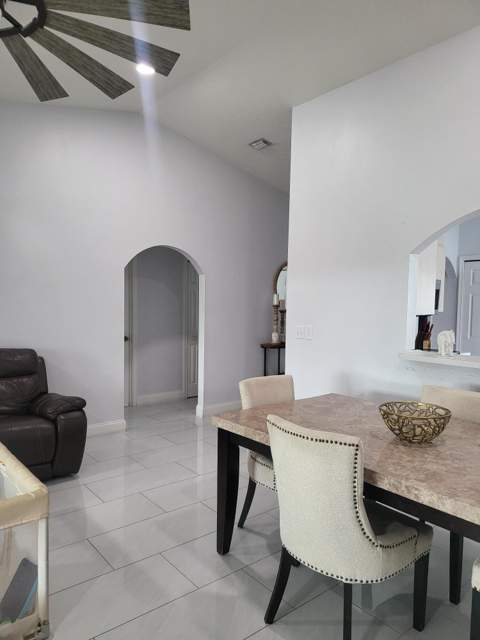 272 SW Crescent Avenue, Port St. Lucie FL - photo 10 of 29