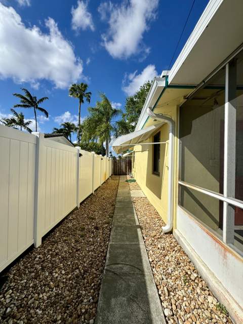 3510 Taft Street, Hollywood FL - photo 16 of 17