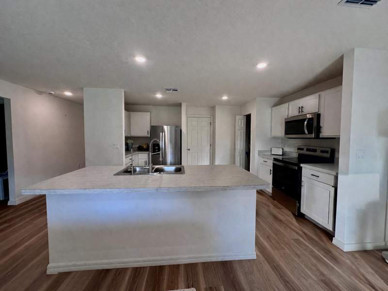 4 bedroom Single Family Residence at 1782 SW Gloria Lane, Port St Lucie Section 9, Port St. Lucie — photo 3