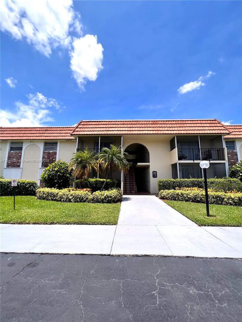 2 bedroom Condominium at 22755 SW 66th Avenue #103, Edgewood Condos, Boca Raton — photo 3