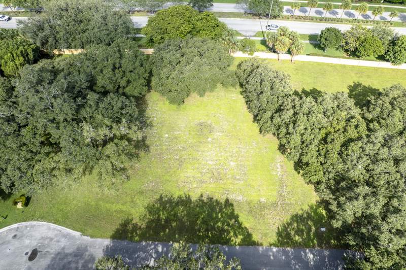 6 bedroom Single Family Residence at 9900 Winding Rdg Lane, Westridge II East, Davie — photo 4