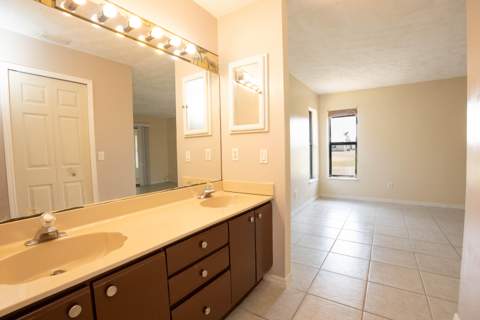2456 SE Trail Avenue, Port St. Lucie FL - photo 17 of 36