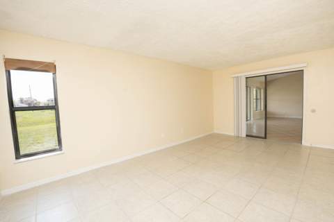 2456 SE Trail Avenue, Port St. Lucie FL - photo 15 of 36