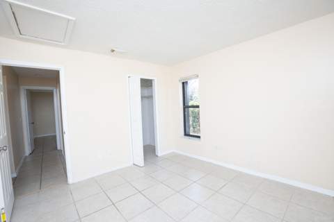 2456 SE Trail Avenue, Port St. Lucie FL - photo 23 of 36