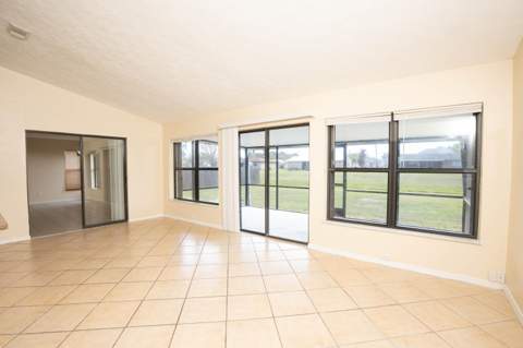 2456 SE Trail Avenue, Port St. Lucie FL - photo 13 of 36