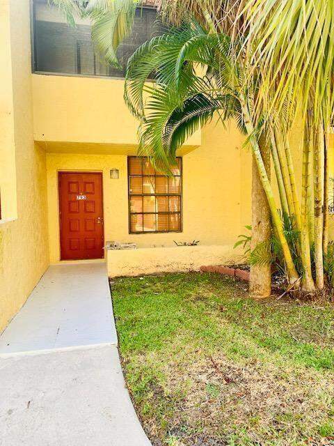 2 bedroom Townhouse at 793 SE 1st Way #73, Vista Gardens I Condo, Deerfield Beach — photo 2