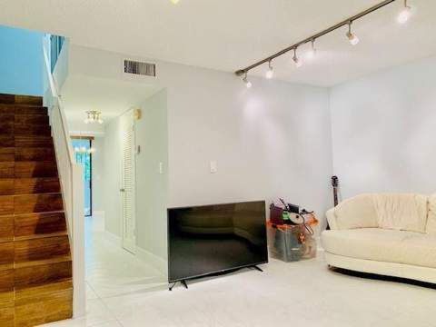 793 SE 1st Way #73, Deerfield Beach FL - photo 14 of 40