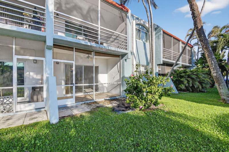 1 bedroom Condominium at 1432 S Lakeside Drive #4, Ken-Lee Gardens Condo, Lake Worth Beach — photo 4