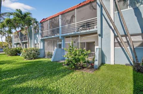 1432 S Lakeside Drive #4, Lake Worth Beach FL - photo 6 of 61