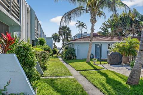 1432 S Lakeside Drive #4, Lake Worth Beach FL - photo 8 of 61