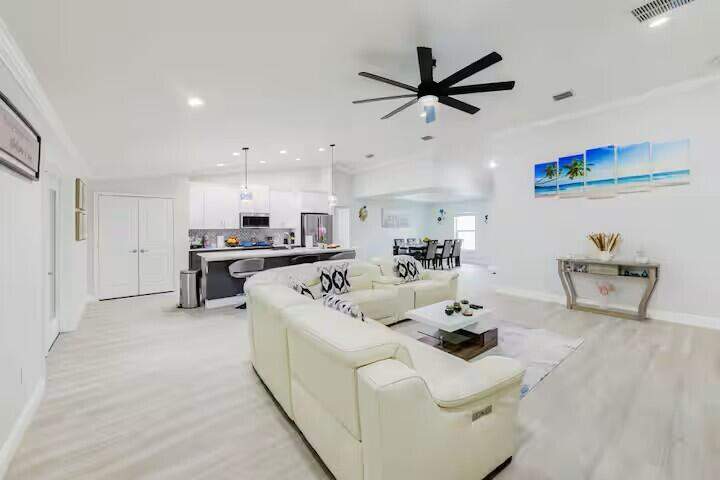 4 bedroom Single Family Residence at 11038 Persimmon Boulevard, West Palm Beach, West Palm Beach — photo 4