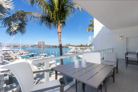 184 Lake Drive #3201, Palm Beach Shores FL - photo 6 of 33