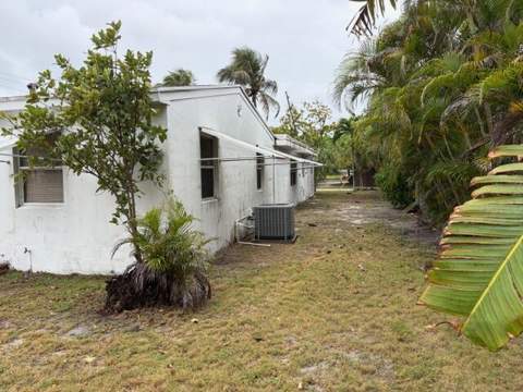 1029 Ardmore Road, West Palm Beach FL - photo 6 of 6