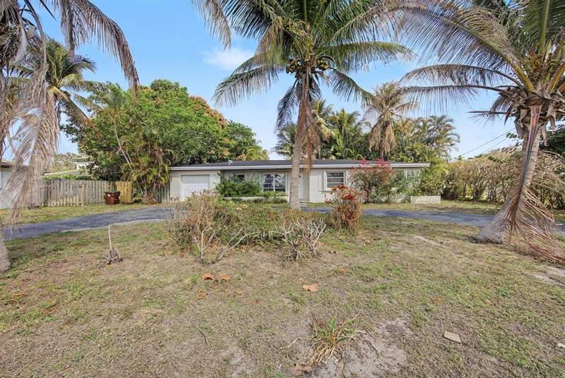 3 bedroom Single Family Residence at 7730 W Lake Drive, Lake Clarke Shores, Lake Clarke Shores — photo 3