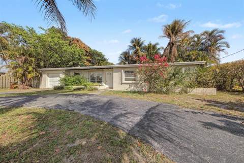 7730 W Lake Drive, Lake Clarke Shores FL - photo 6 of 58