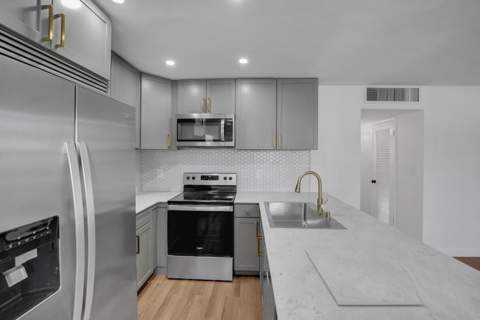 5203 NE 24th Terrace #B207, Fort Lauderdale FL - photo 7 of 31