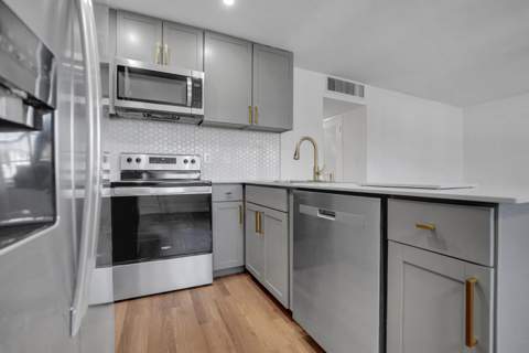 5203 NE 24th Terrace #B207, Fort Lauderdale FL - photo 8 of 31