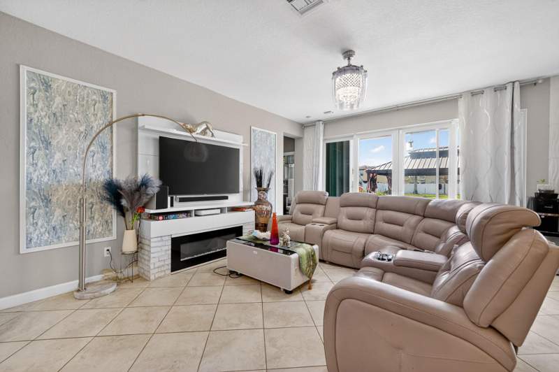 4 bedroom Single Family Residence at 7477 NW Greenspring Street, Copper Creek Plat No 2, Port St. Lucie — photo 5