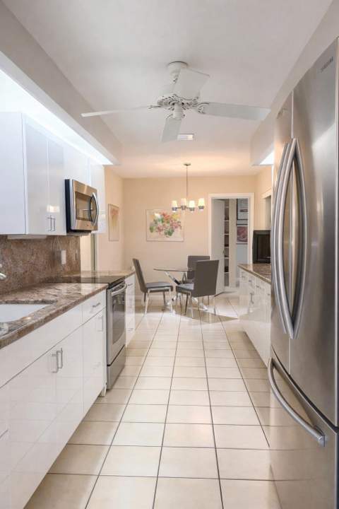 35 Brentwood Drive, Boynton Beach FL - photo 9 of 19