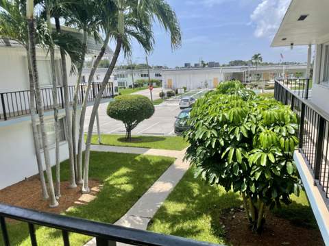3402 Cynthia Lane #205, Lake Worth Beach FL - photo 13 of 30