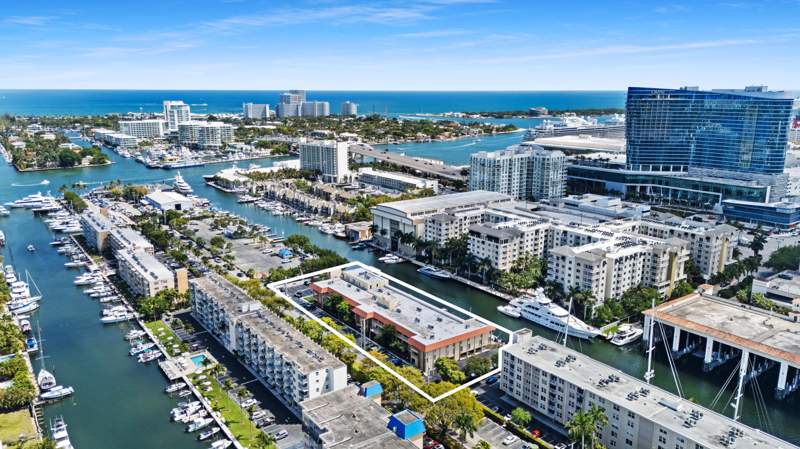 2 bedroom Condominium at 1700 SE 15th Street #306, Caravel Condominium Apartments, Fort Lauderdale — photo 2