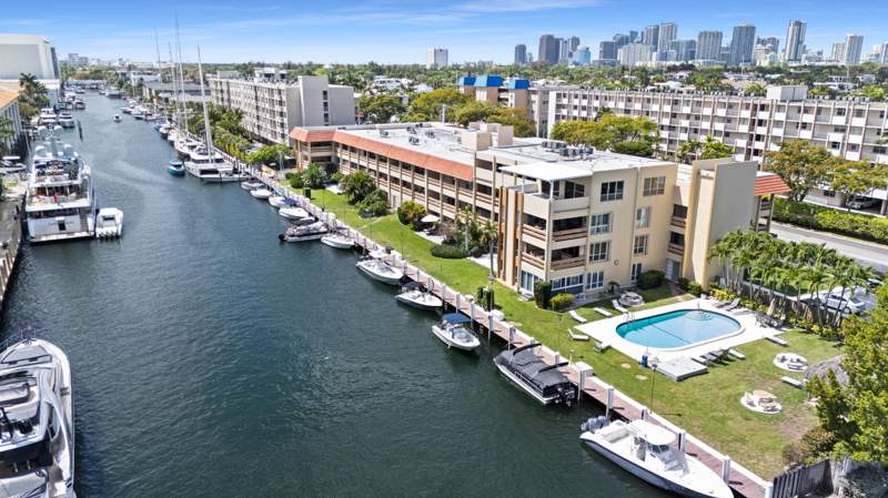 2 bedroom Condominium at 1700 SE 15th Street #306, Caravel Condominium Apartments, Fort Lauderdale — photo 3