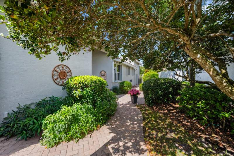 2 bedroom Villa at 4730 Carlton Golf Drive, Wycliffe Par C, Lake Worth — photo 4