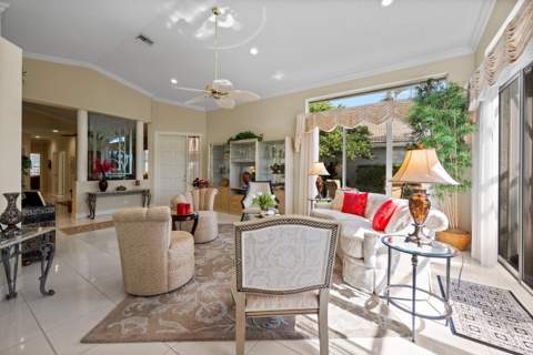 4730 Carlton Golf Drive, Lake Worth FL - photo 10 of 63