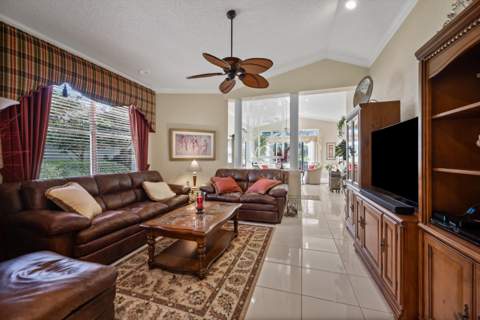 4730 Carlton Golf Drive, Lake Worth FL - photo 15 of 63