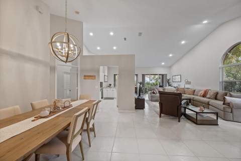 4657 Carlton Golf Drive, Lake Worth FL - photo 8 of 55