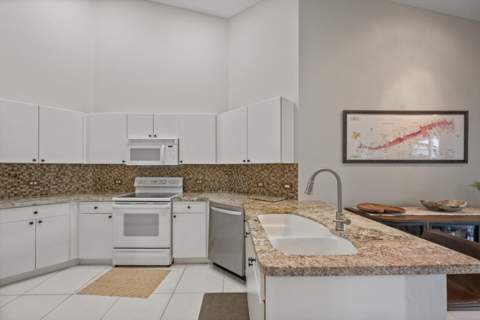 4657 Carlton Golf Drive, Lake Worth FL - photo 14 of 55