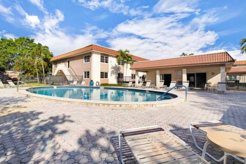9 NE 19th Court #212c, Wilton Manors FL - photo 13 of 14