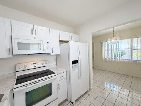 3402 Cynthia Lane #205, Lake Worth Beach FL - photo 6 of 30