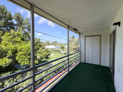 3402 Cynthia Lane #205, Lake Worth Beach FL - photo 11 of 30